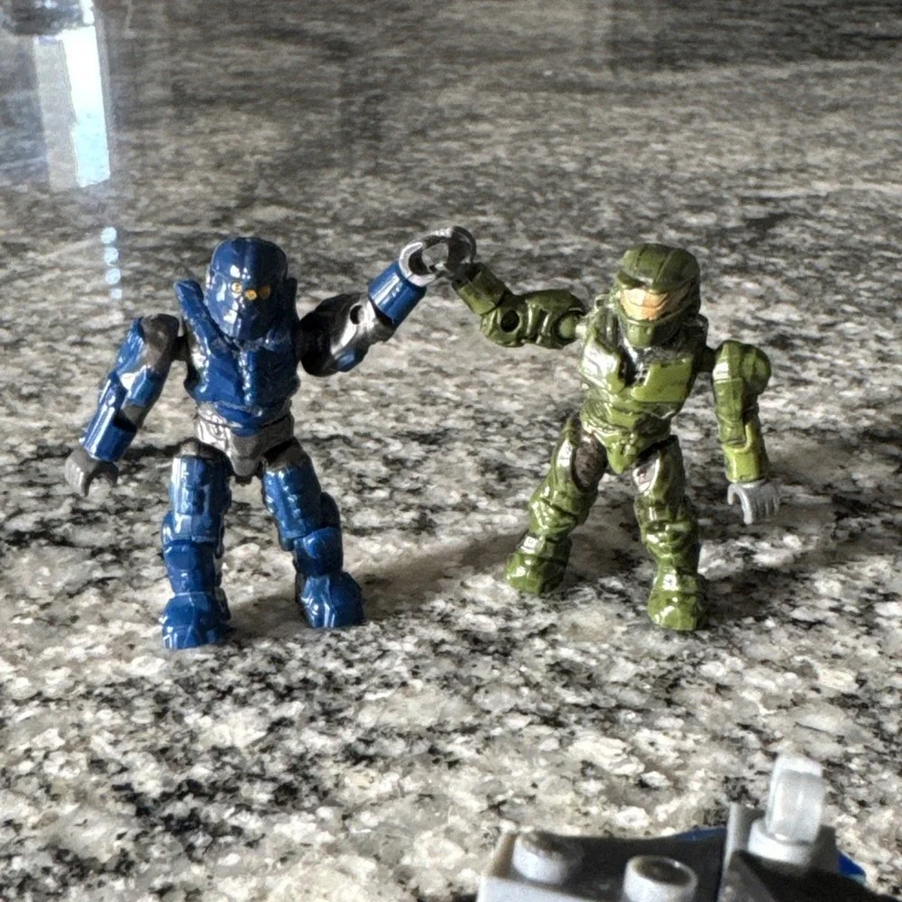 Halo Mega Bloks UNSC Siege Bike 97116 Master Chief And Blue Spartan